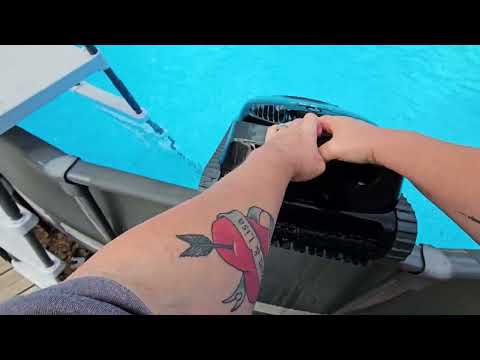 robotic pool vacuum with filter: AIPER Scuba X1 robotic pool vacuum shown during my hands-on review